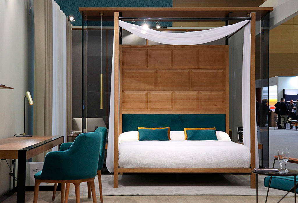 bed-armchairs-hotel-room-decoration-interihotel-belta-frajumar