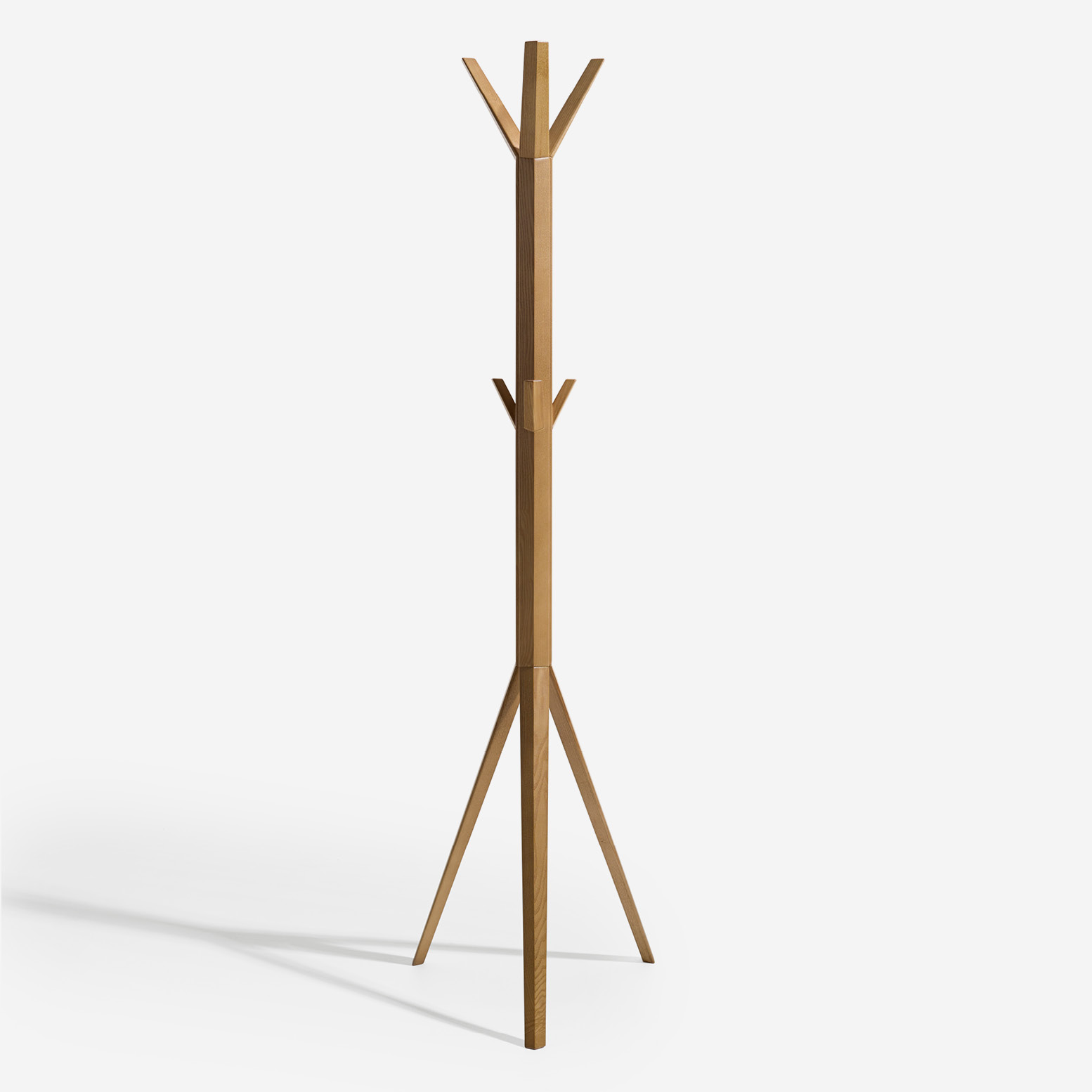 HANG - Perchero de pie de diseño hecho en madera
