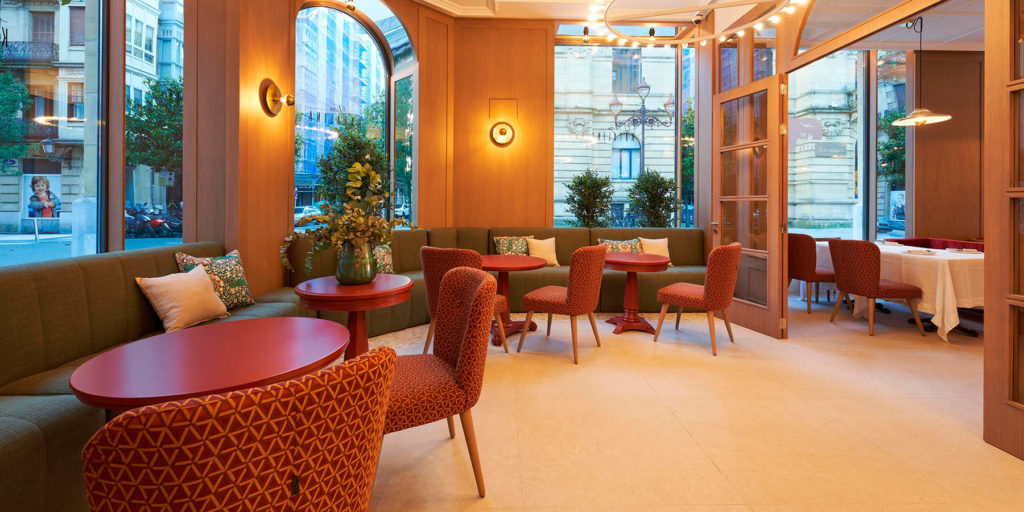 hotel-villa-katalina-intur-san-sebastian-armchairs-tables-lobby-furniture-belta-frajumar